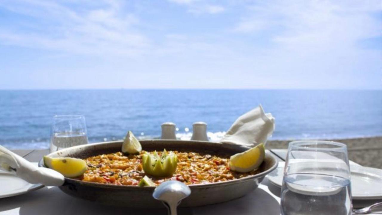 Beachfront Apartment In لا كالا ذي ميخاس المظهر الخارجي الصورة