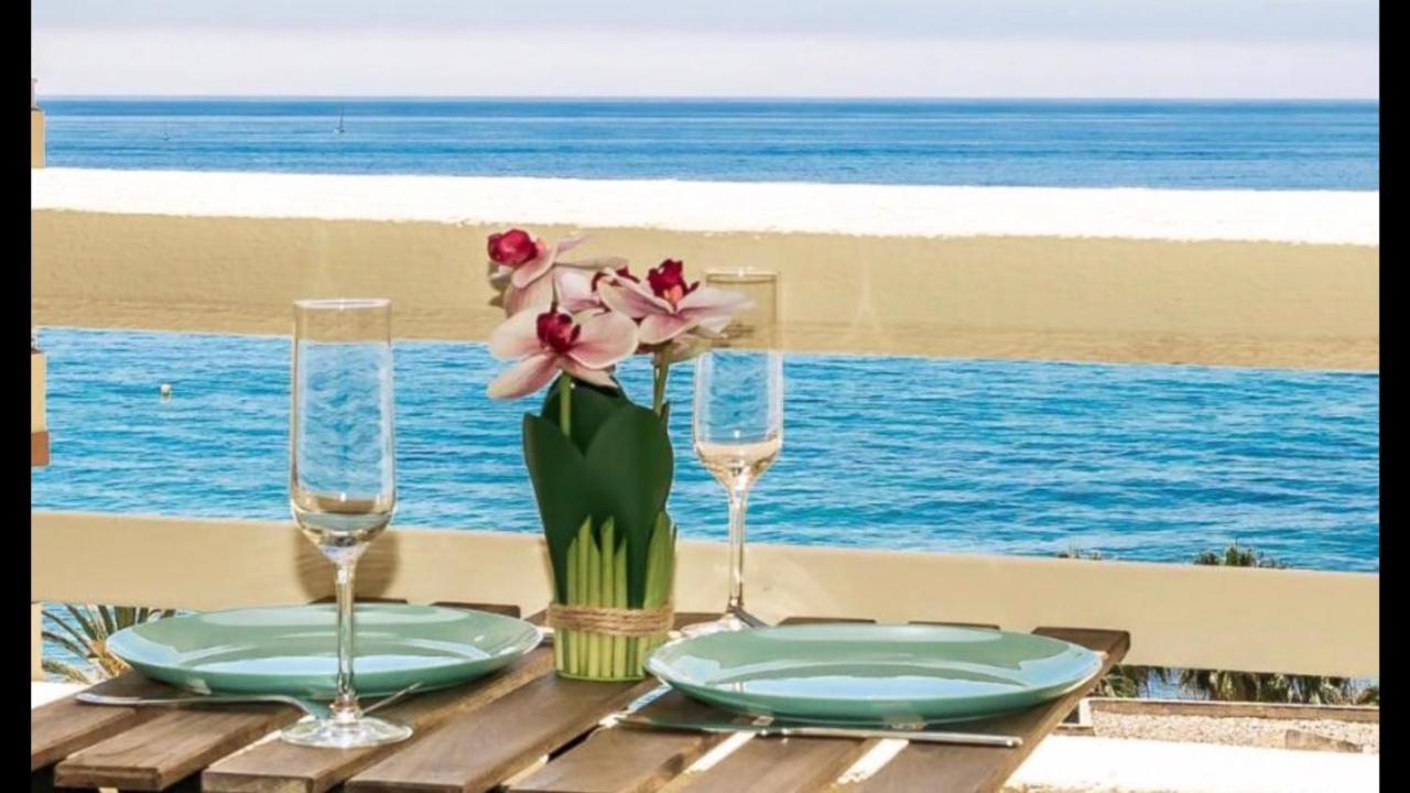 Beachfront Apartment In لا كالا ذي ميخاس المظهر الخارجي الصورة