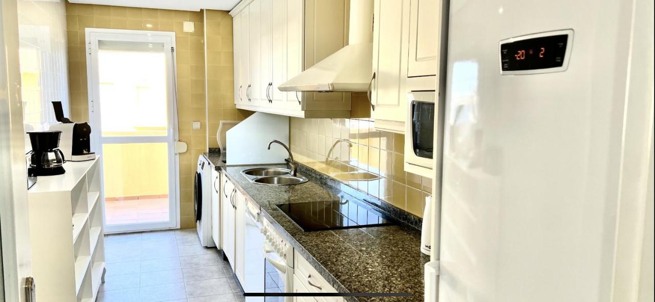 Beachfront Apartment In لا كالا ذي ميخاس المظهر الخارجي الصورة